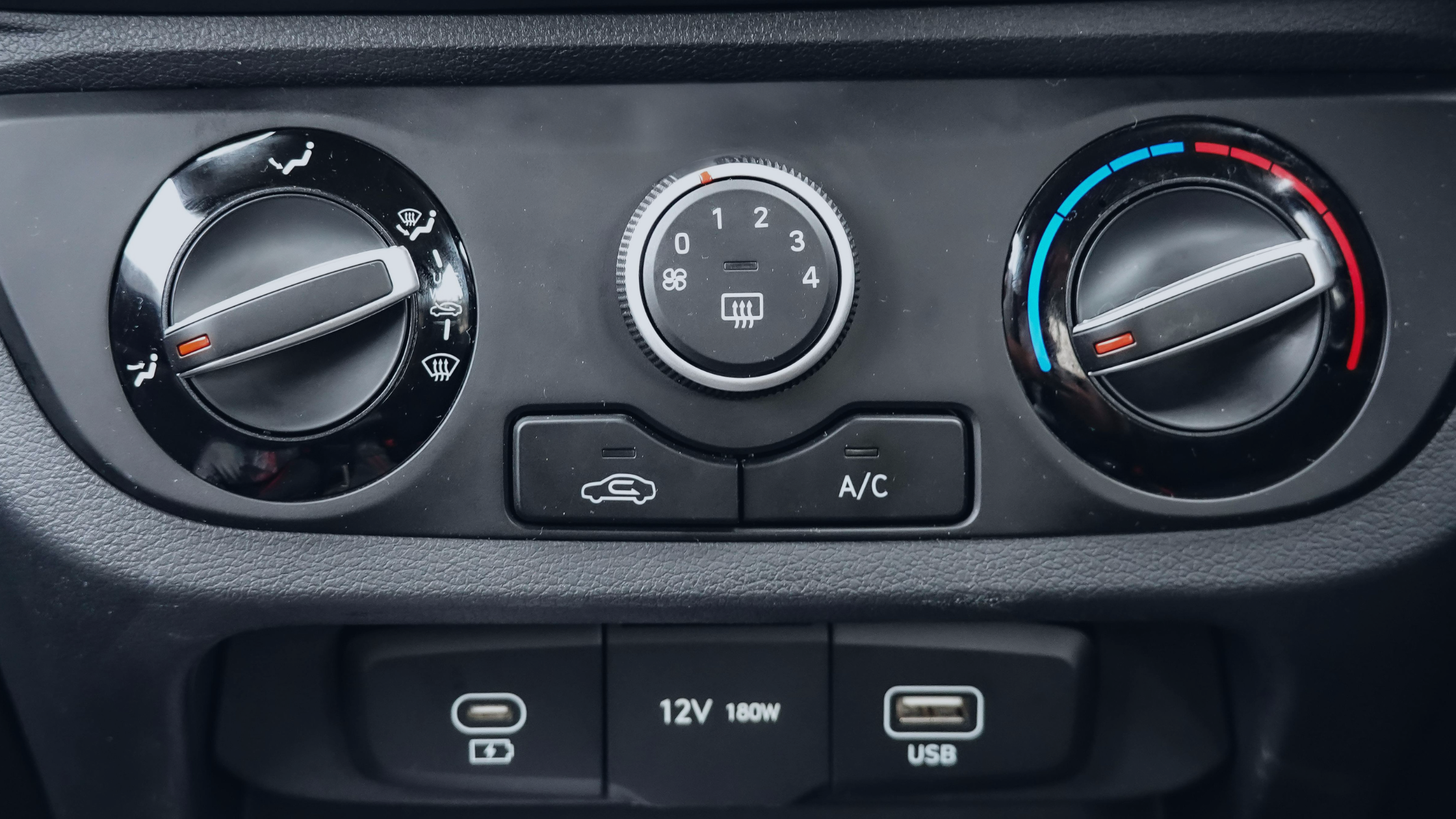 Climatisation automobile : pourquoi l’entretenir et comment ?